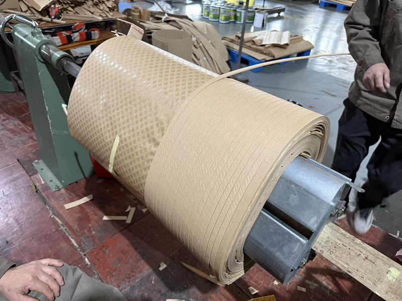1000-kva-pad-mounted-transformer-winding-process-coil-winding-worker-operation 1000-kva-pad-mounted-transformer-winding-process-coil-winding-worker-operation
